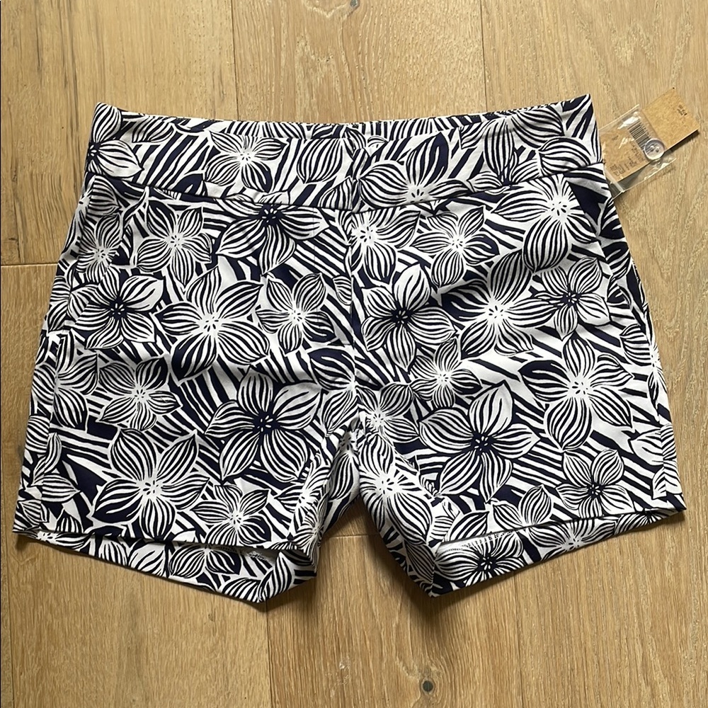 Cremieux Navy and White Shorts with Tropical Print size 2